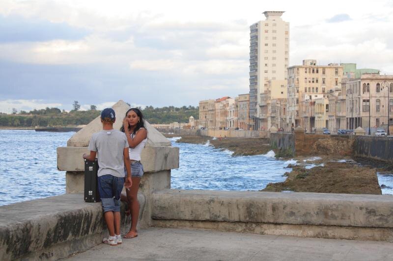    BAO/GLOBAL LOOK PRESS