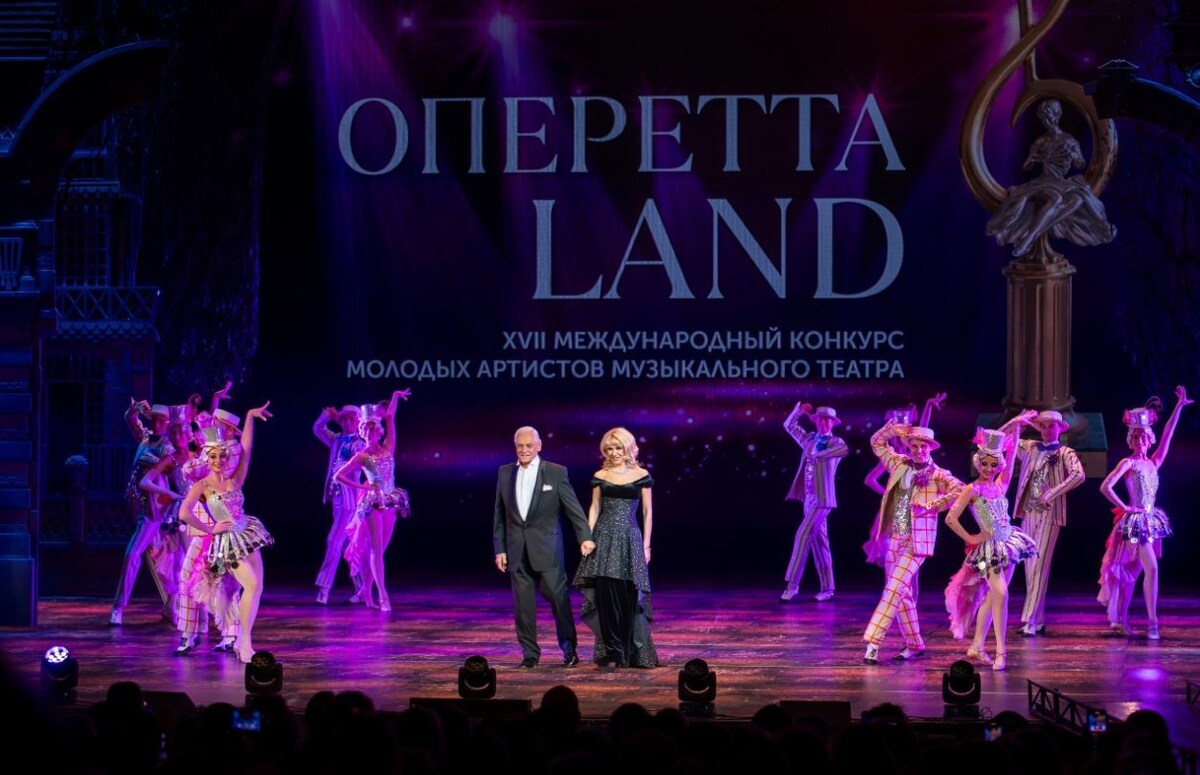 Фотография представлена литературной частью театра