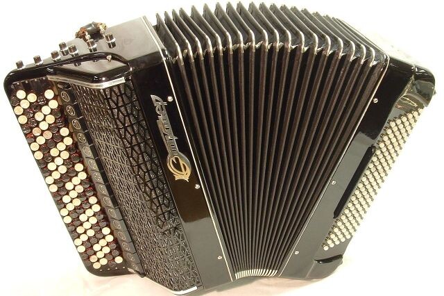    Баян. Фото: Commons.wikimedia.org