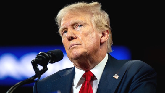    Трамп проехался на мусоровозе после слов Байдена об "отбросах" Егор Гордеев