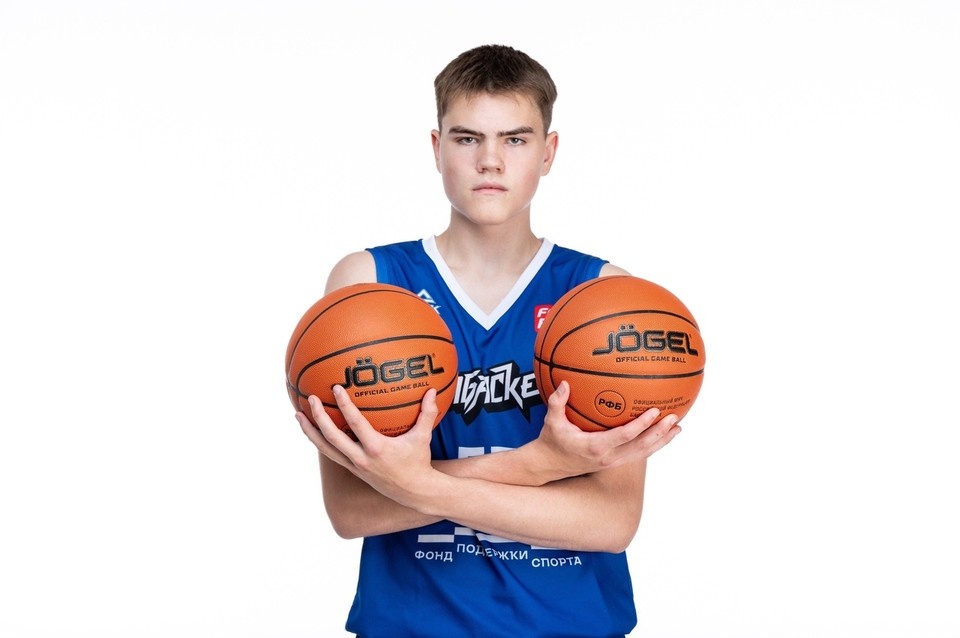    Алексей Никитин подписал профессиональный контракт с БК «Челбаскет» Юлия НЕСТРУЕВА