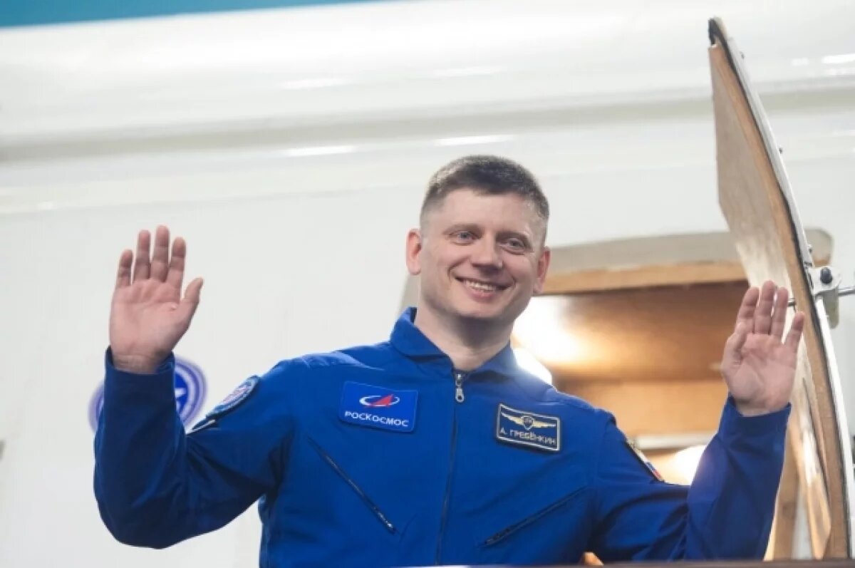    Кузбасскому космонавту Гребёнкину запретили водить автомобиль