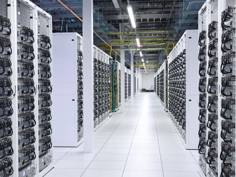    Суперкомпьютер Илона Маска из 100 000 GPU показали изнутри [ВИДЕО]