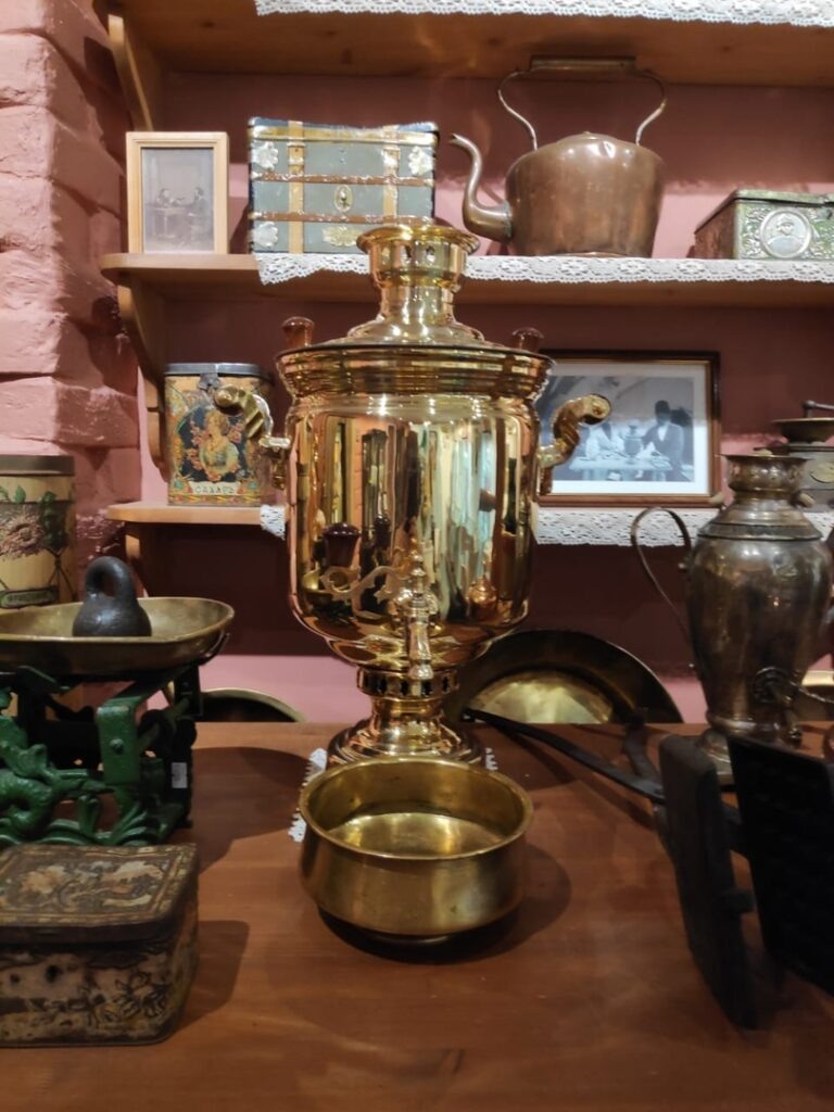 Здание и экспонаты. Казанский музей чая