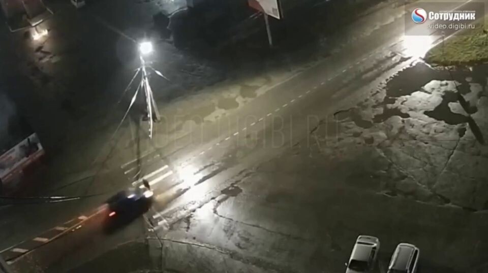    ДТП в Бийске. Источник: кадр видео "Сотрудник"