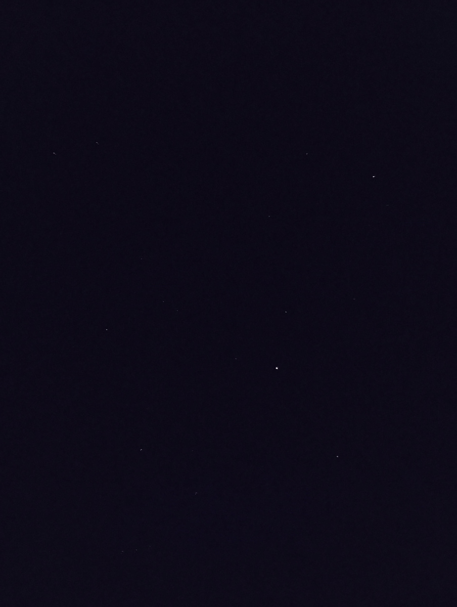 Самая яркая точка - Юпитер :) 