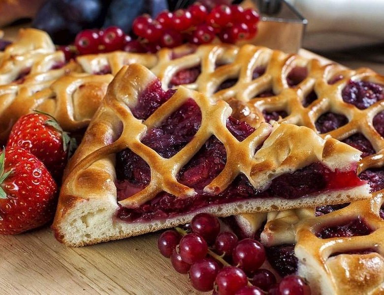 В этой статье вы узнаете, простые рецепты приготовления пирогов дома!