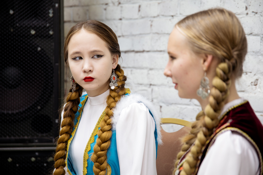    Танец дружбы