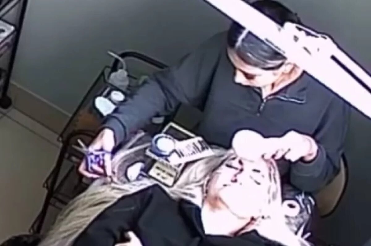    Известному в Новосибирске эзотерику тайно отрезали волосы в салоне красоты