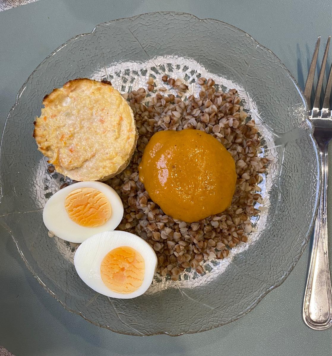 Один из моих завтраков. Корзинок получилось 12 штук, поэтому часть ушла и на завтрак. 