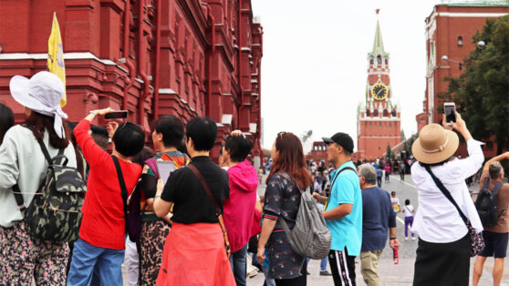    Турпоток иностранцев в Россию вырос на 42% за год Алина Городниченко