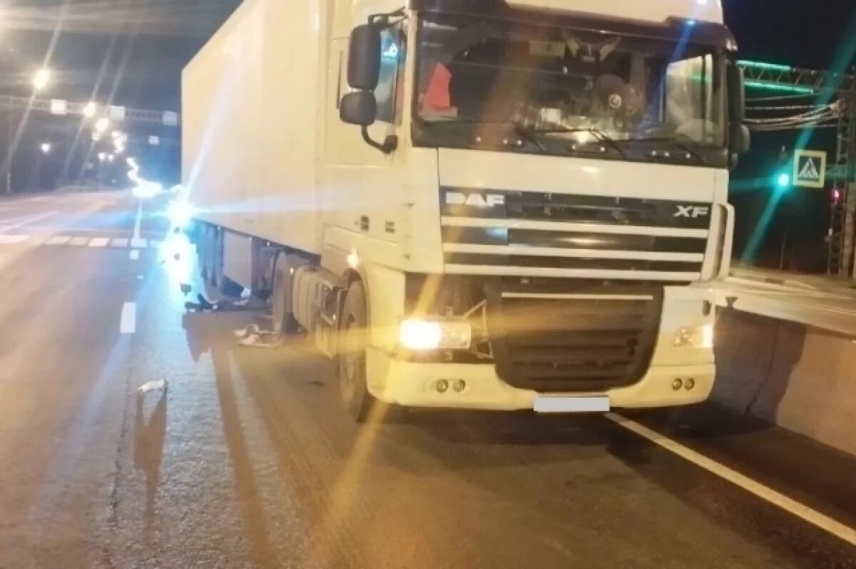    В Тверской области большегруз сбил насмерть пешехода на «зебре»