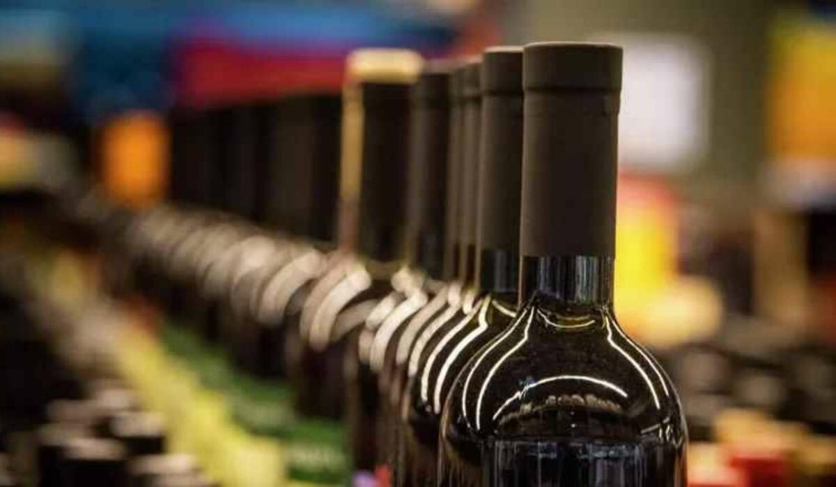     Бутылки алкоголя. Источник: ria.ru Автор фото: Дмитрий Макеев