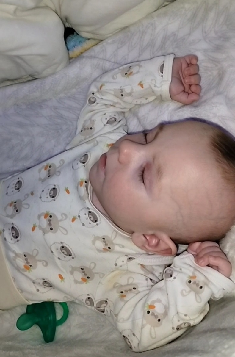 Третий месяц дома