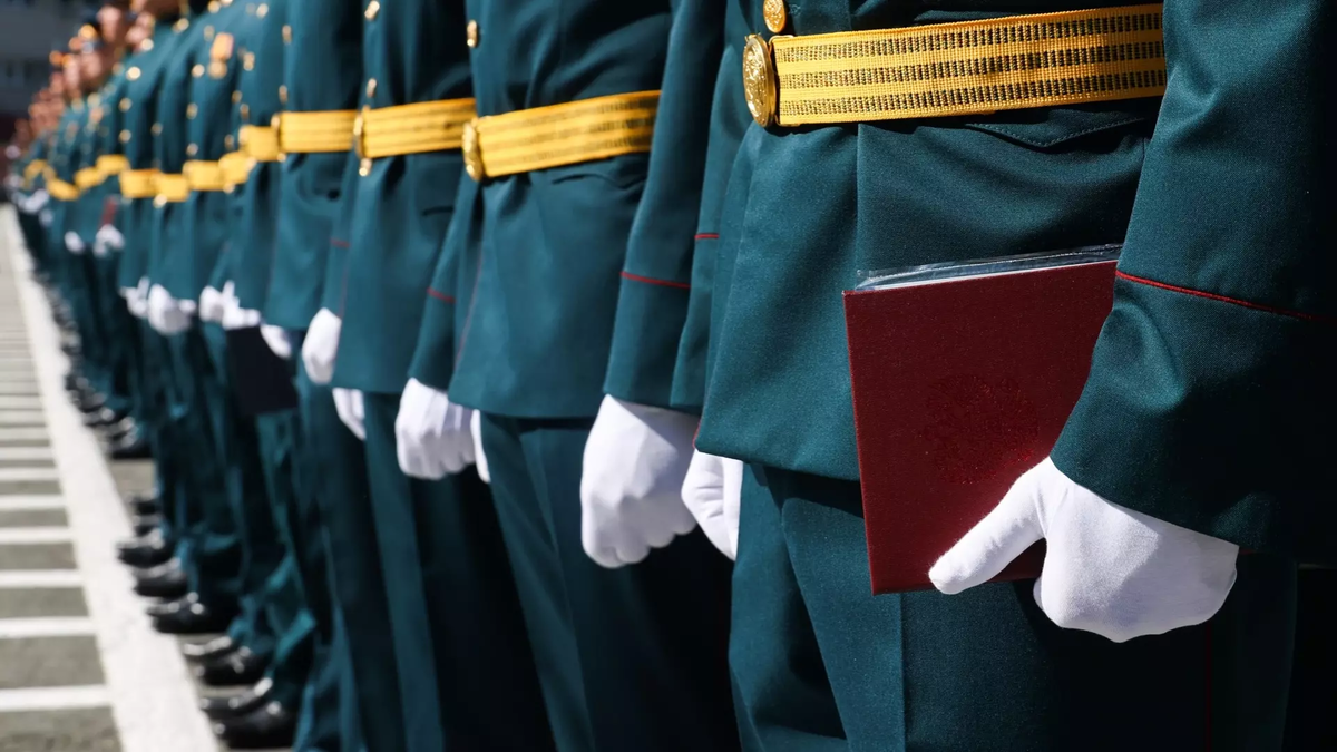 Глава государства подписал указ о коэффициенте 89,83% для расчета пенсий силовикам в 2025 году. Фото: Кирилл Кухмарь/ТАСС