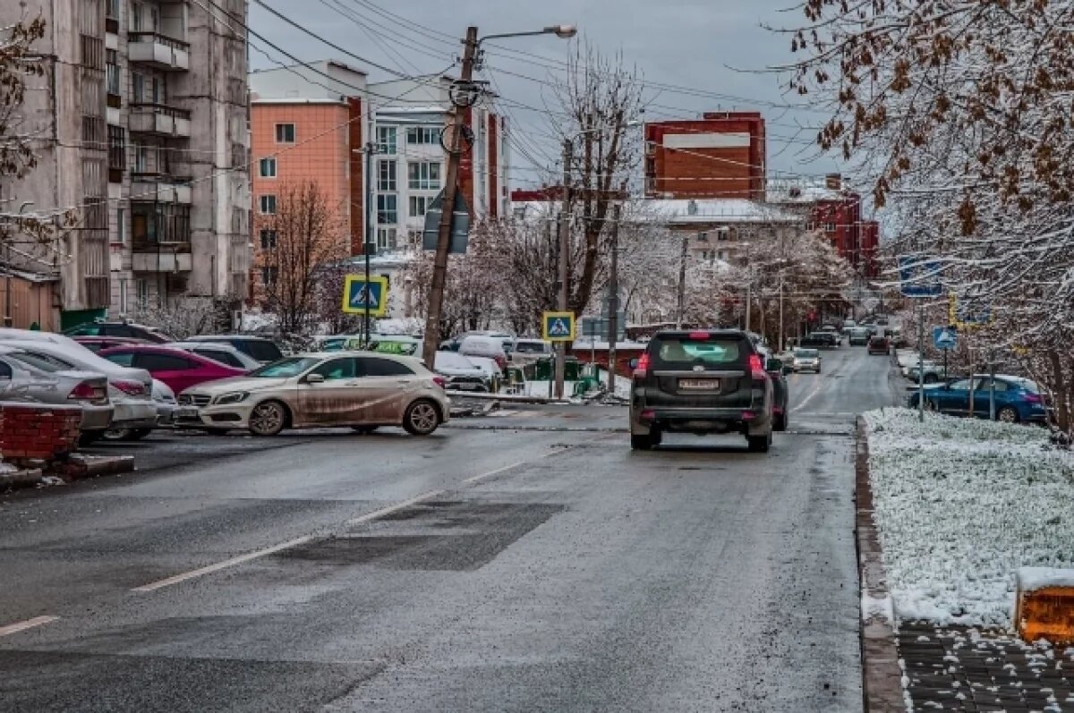    Коммунальные службы Томска уже убирают свежевыпавший снег