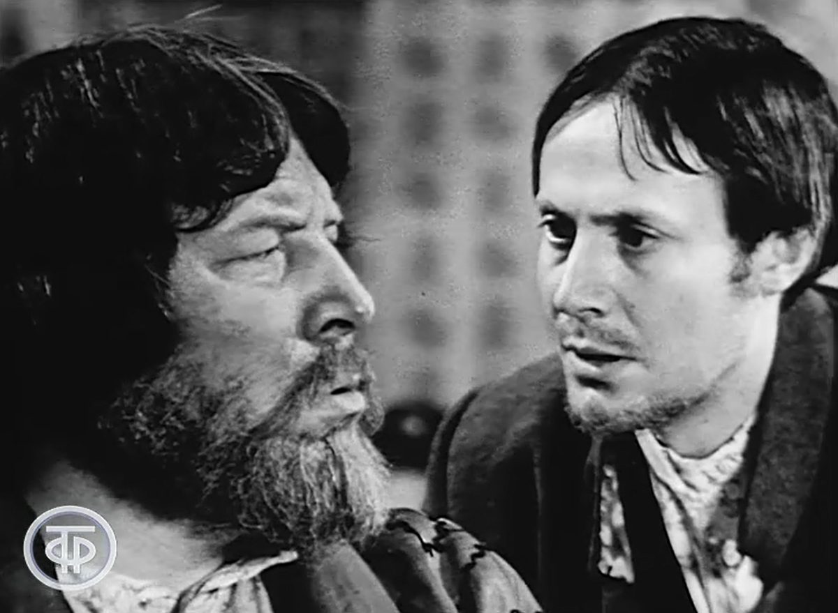 Кадр из телевизионного спектакля "Свои люди - сочтемся!" (1970)