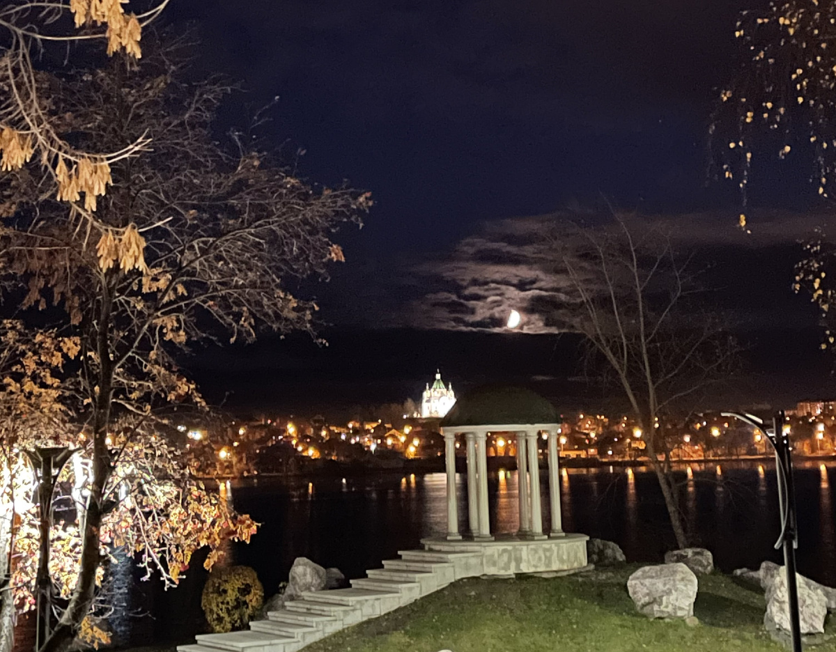 Вид ночью. Путешествие в Нижний Тагил