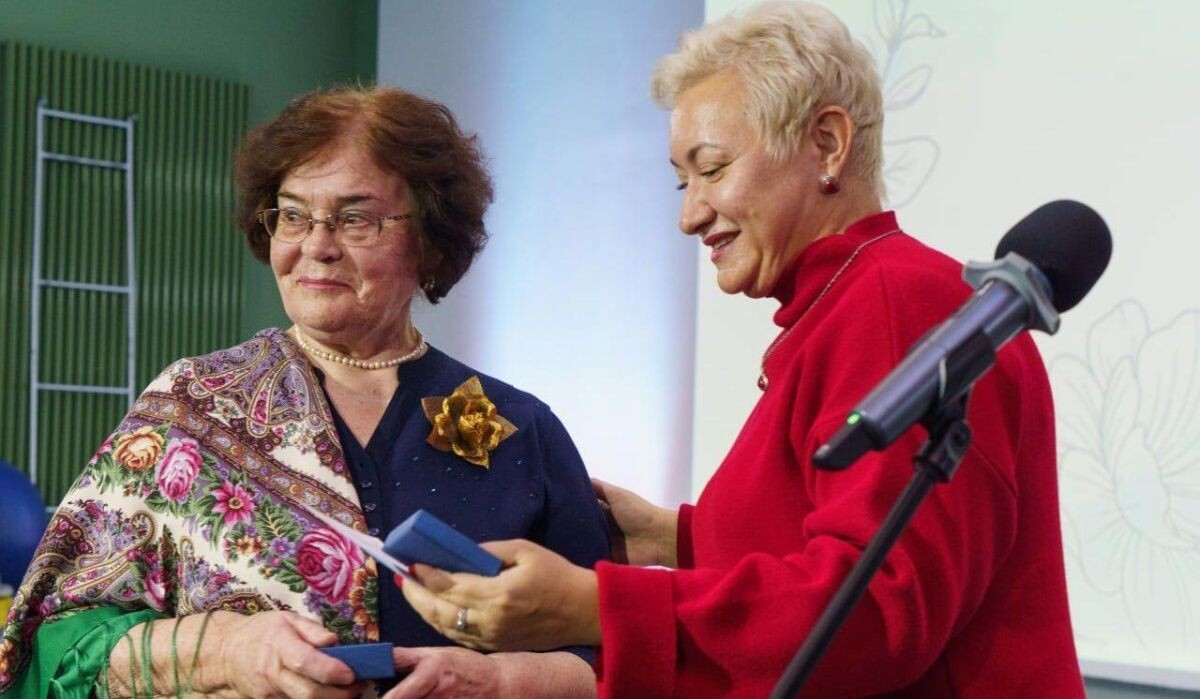     Вручение награды. Источник: nobl.ru Автор фото: Правительство Нижегородской области