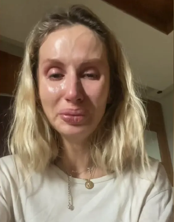 Даже крокодильи слёзы уже не могут поднять рейтинги певицы