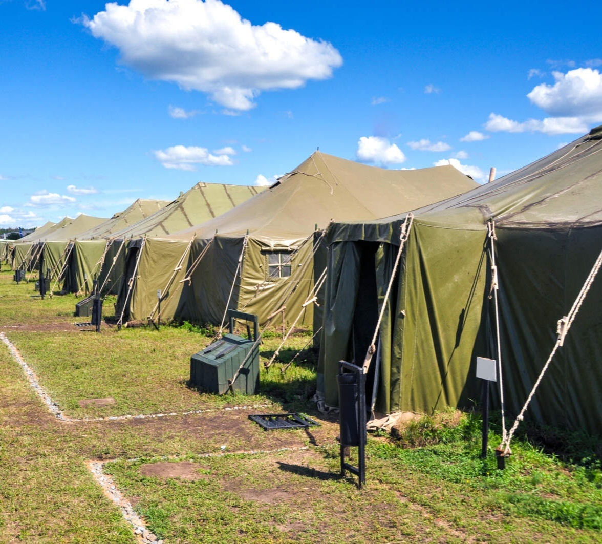 Смотрятся красиво и романтично, но в октябре месяце жить в такой уже прохладно.(фото из открытых источников)