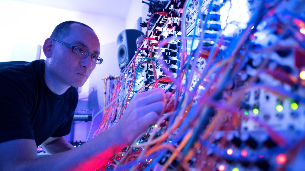 Ричард Дивайн за работой