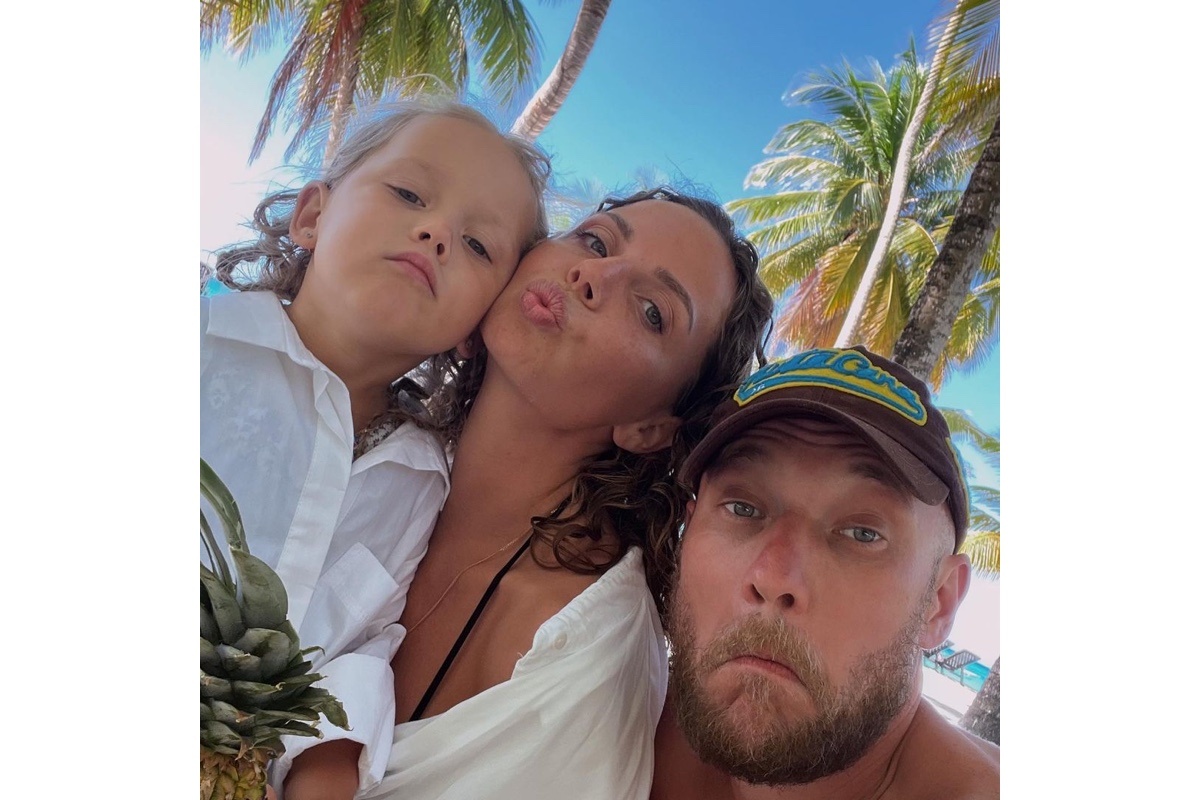 la_tica / Instagram (входит в корпорацию Meta, признана экстремистской и запрещена в России)📷Владимир Селиванов с женой и дочерью