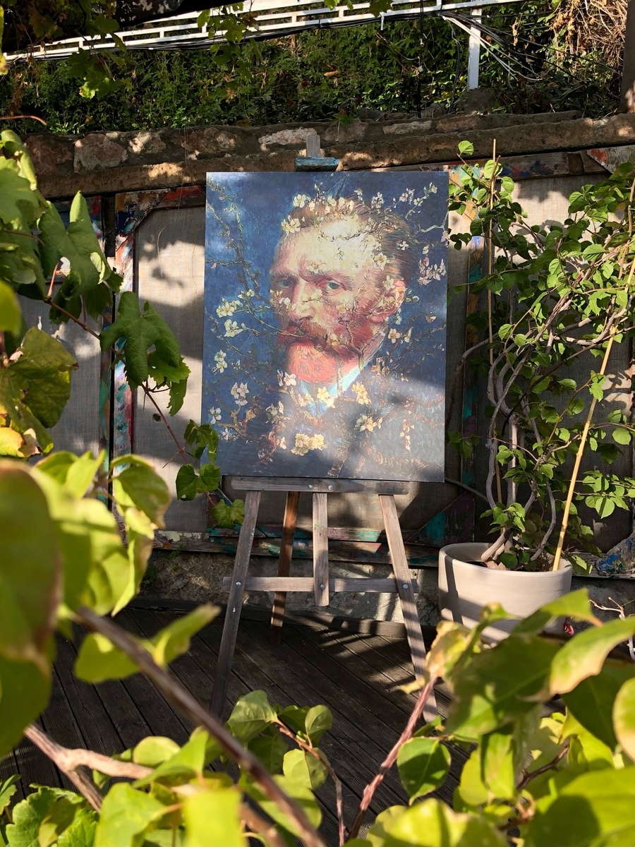 Винсент Ван Гог в ресторане «Ван Гог».