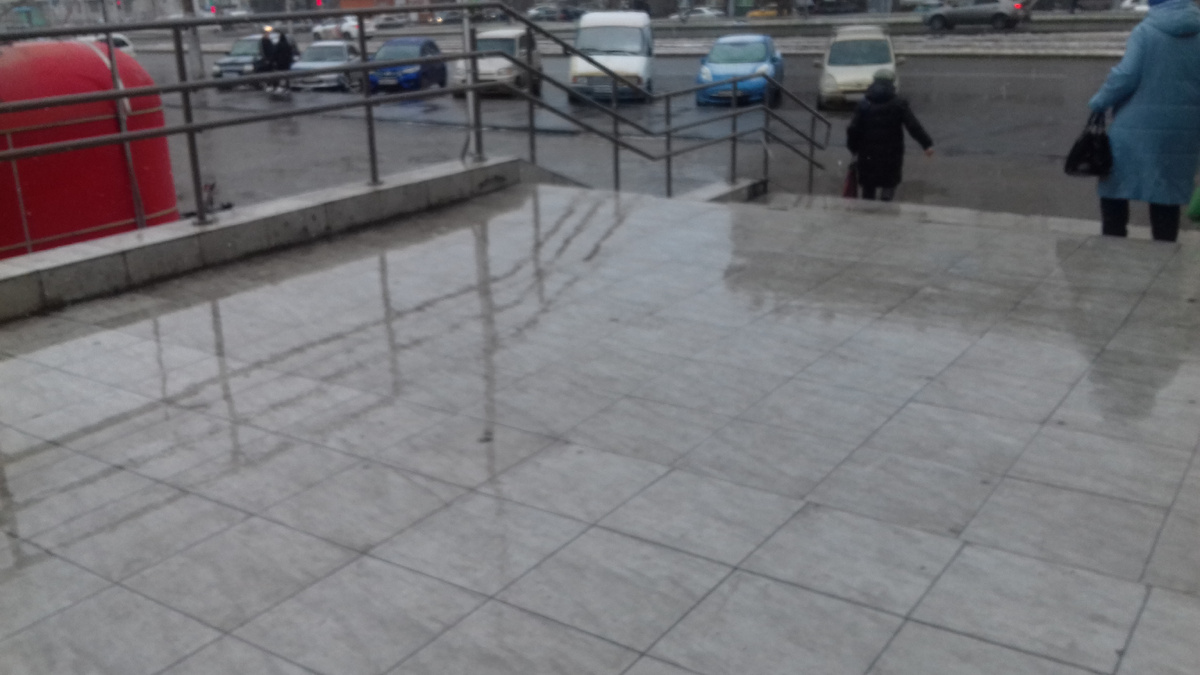 Идет  снег. Моросит дождь. Фото автора.