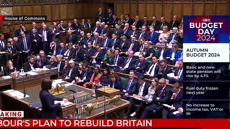 Министр финансов Ривз объявляет в парламенте план по перестройке Британии