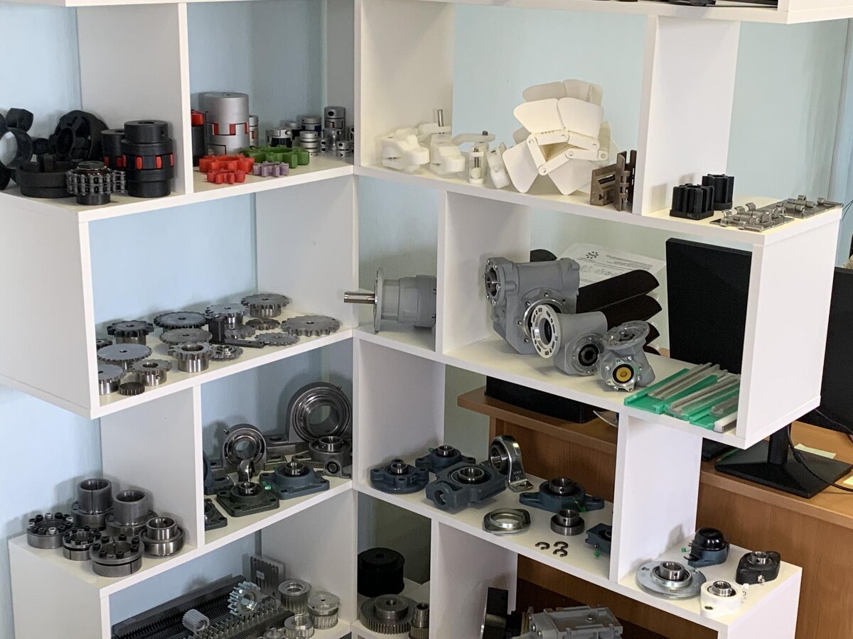 Аббревиатура ЗИП расшифровывается как Запасное Имущество и Приборы.