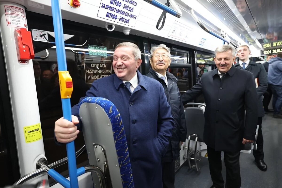    Волгоградский губернатор лично убедился в удобстве трамвая «Невский» для СТ