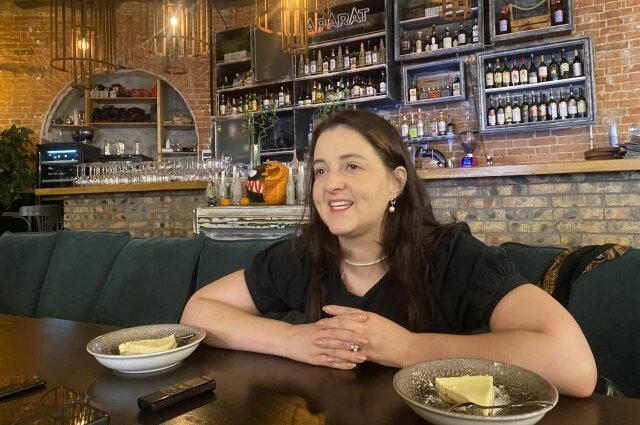    Анастасия Жаворонкова — меццо-сопрано, режиссёр, педагог актёрского и ораторского мастерства, экс — ассистент главного режиссёра Омского государственного музыкального театра, стипендиат Министерства культуры РФ, соучредитель арт-проекта «Фьюжн». Фото:  АиФ/ Ирина Аксенова