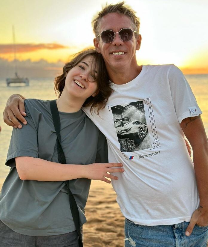 В этой жуткой ситуации Анну мне жалко больше всего. 