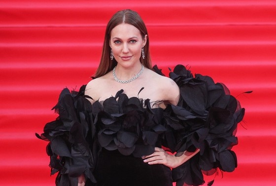    Мерьем Узерли