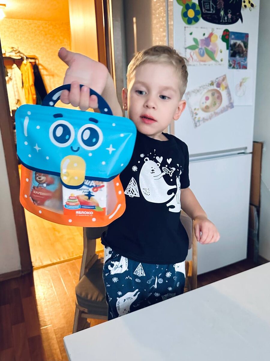 Опустим, что у Тима может быть аллергия на «Барни», он ушел в фонд любящей поесть сладости матери 😅  