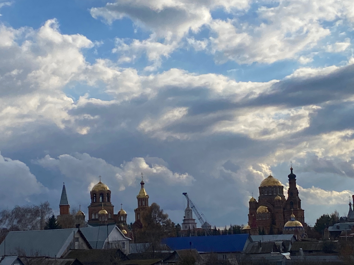 Церковь в пгт. Саракташ в Оренбургской области 