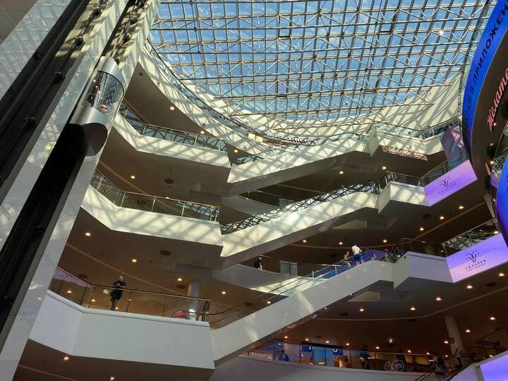     ЗПИФ — способ стать совладельцем торгового центра. Фото: «МК в Питере»