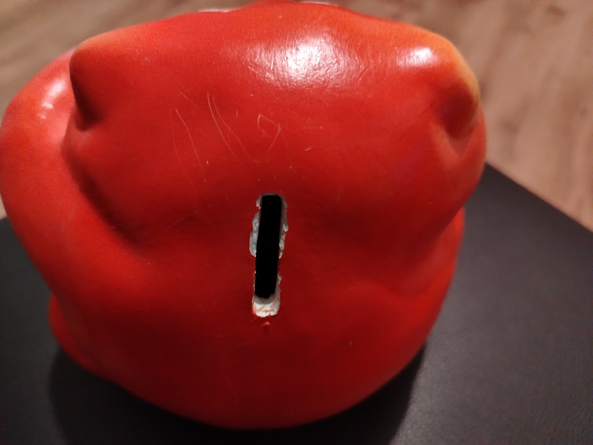 Копилка, вид сзади