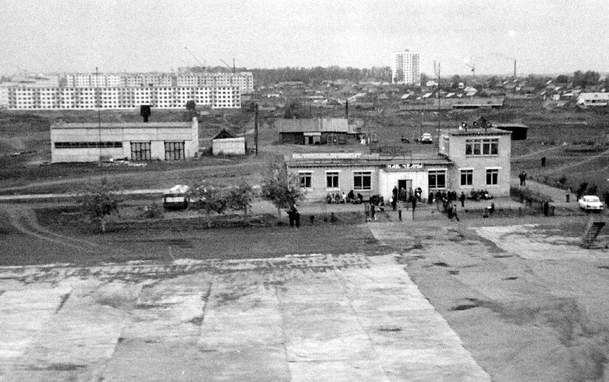Аэропорт города Набережные Челны. Сентябрь 1971 года.
