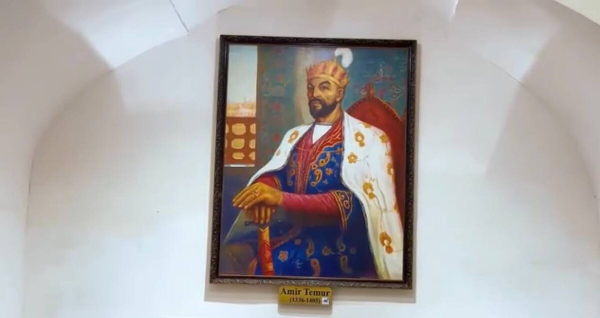 Это не точный портрет Тамерлана (Тимура Амира), а лишь фантазия художников. 