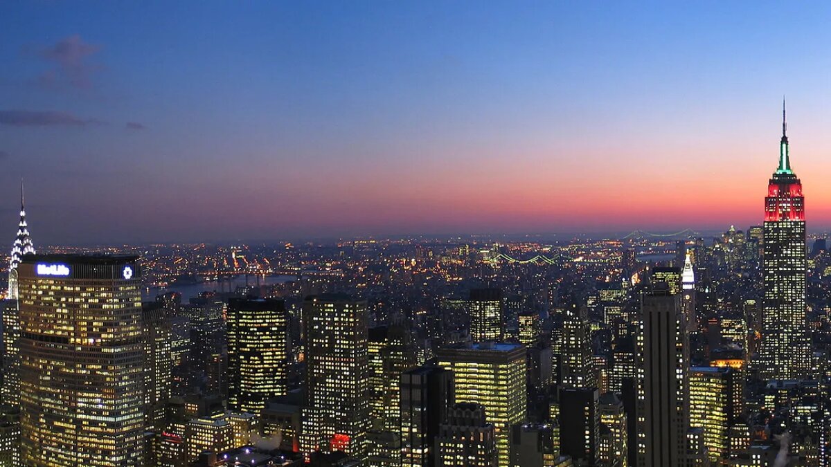    Нью-Йорк, финансовый центр США.