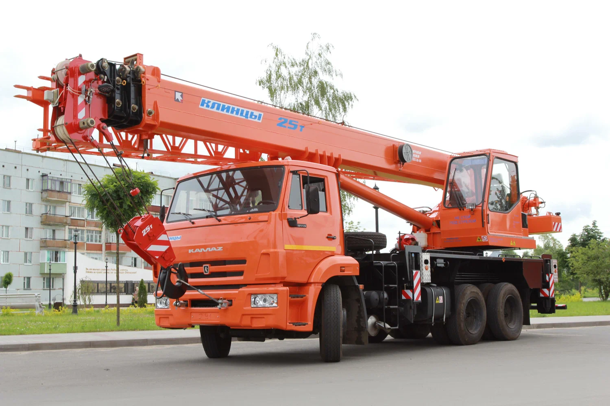автокран-вездеход "Клинцы" грузоподъемность 25 тонн