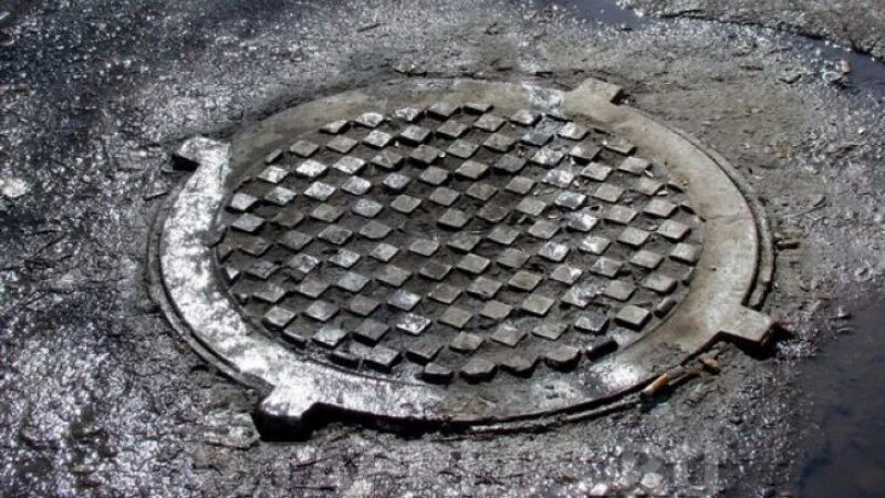    Канализационный люк. Михаил Хаустов