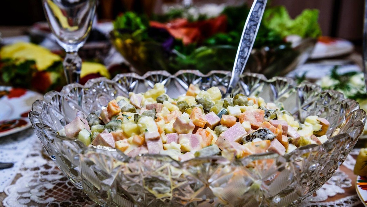    Салат «Оливье» – один из главных символов праздника. Фото: lori