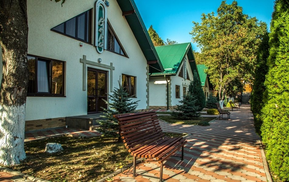 Коттеджи в санатории "Вилла Арнест" в Кисловодске