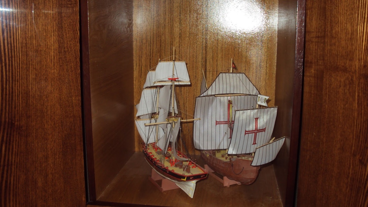 Cлева "Lexington", справа "Santa Maria".