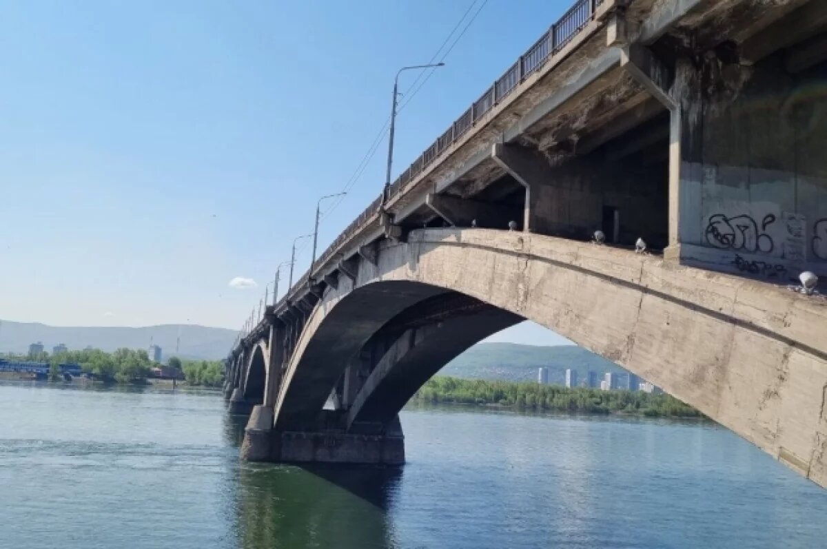    ДТП произошло на Коммунальном мосту.