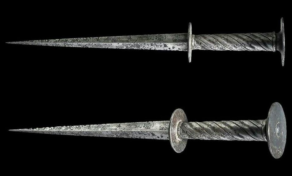 Старый, добрый стилет.