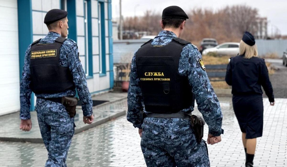 Сотрудники служба судебных приставов. Источник: r55.fssp.gov.ru Автор фото: Пресс-служба ССП